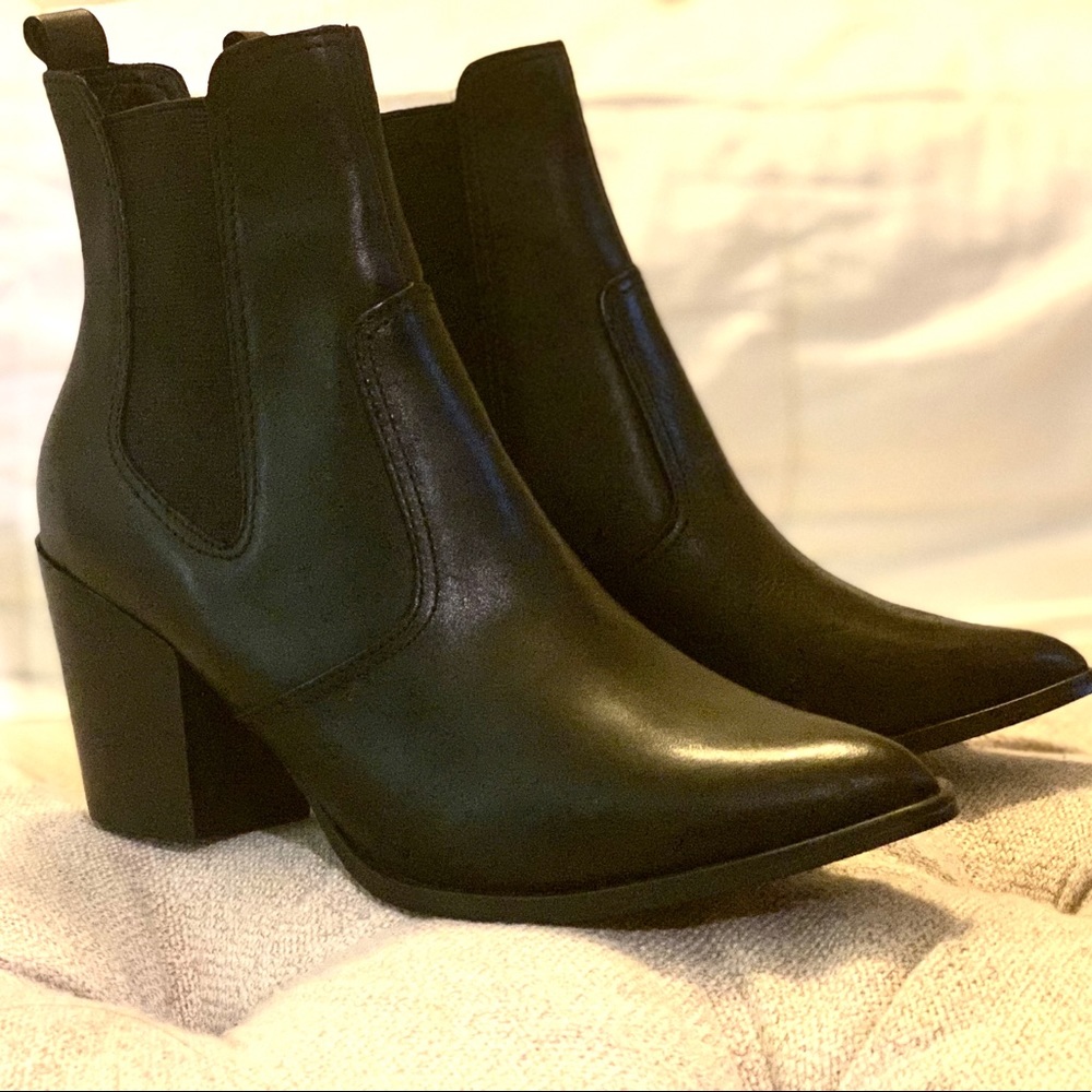 New Steve Madden black booties size 6.5
